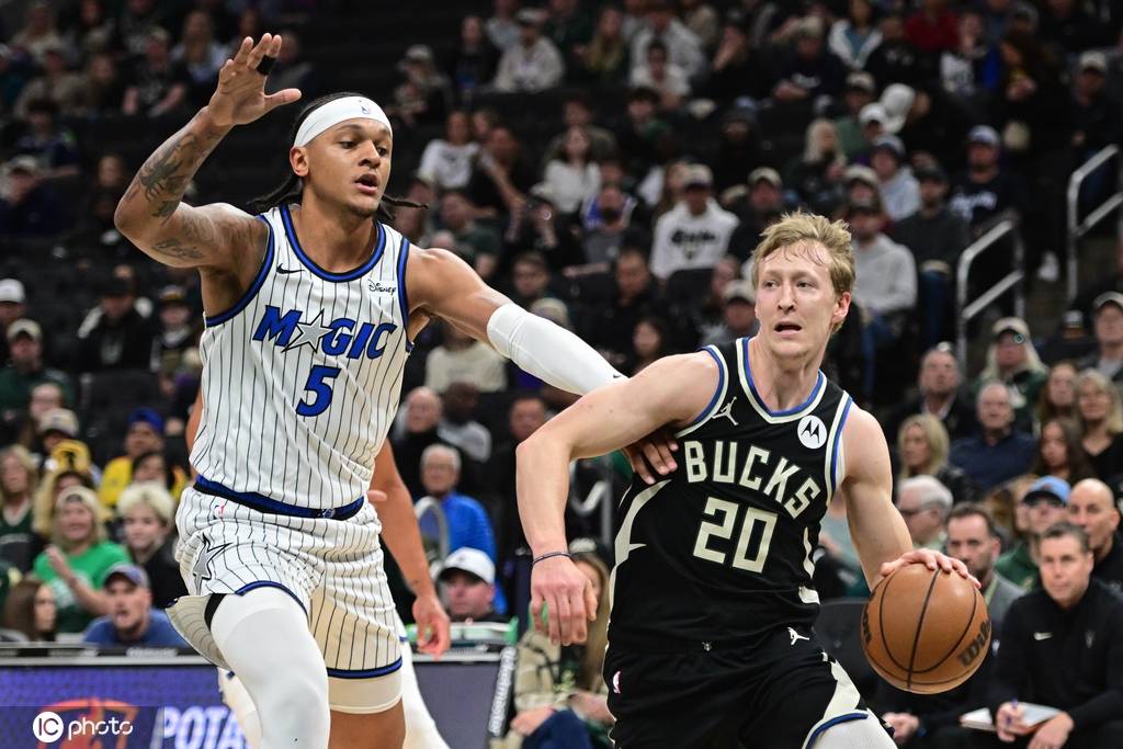 班凯罗33分波蒂斯18+10 魔术击败雄鹿4连胜